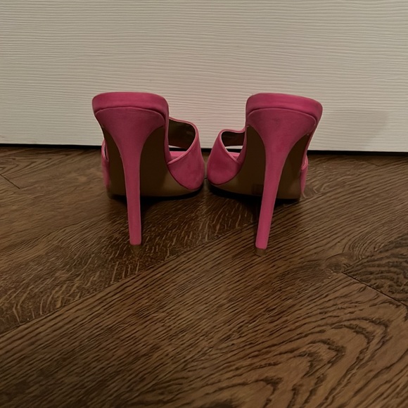 Boohoo hot pink heels. Never been worn - Picture 3 of 3